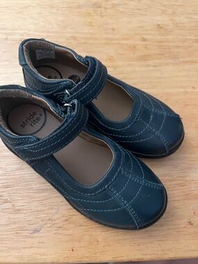 Stride Rite Girls' Navy Mary Jane Shoes “Claire” 9.5